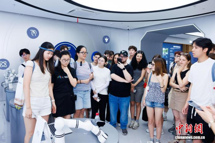 多国访学青年在科技与人文中读懂浙江